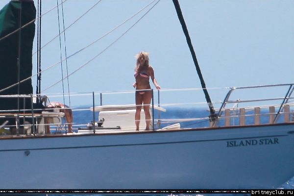 Бритни и Джейсон отдыхают на яхте 21.jpg(Бритни Спирс, Britney Spears)