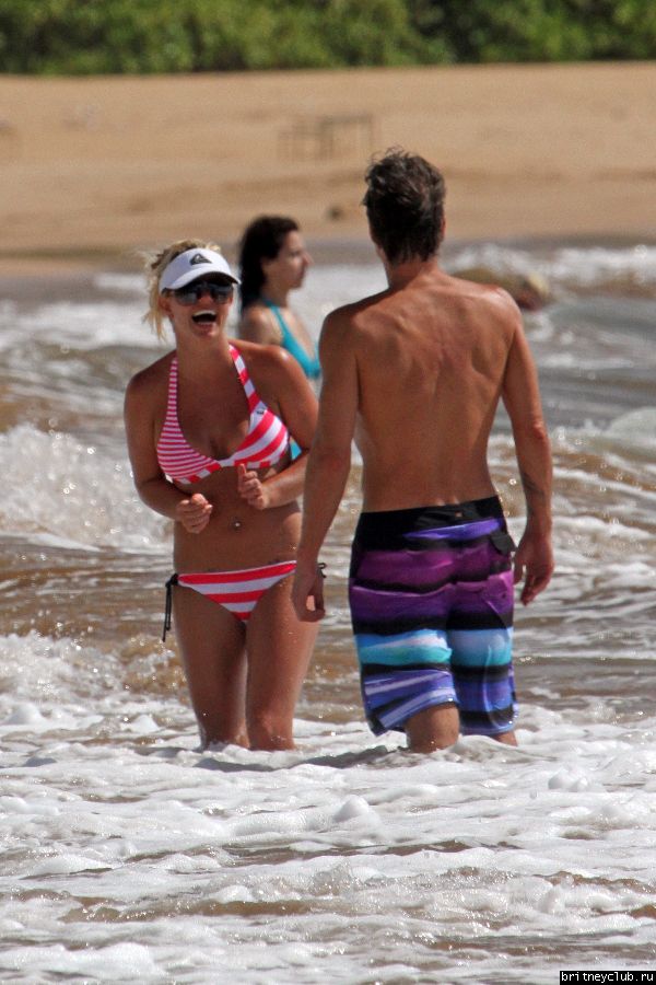 Бритни и Джейсон на курорте Мауи, Гавайи05.jpg(Бритни Спирс, Britney Spears)