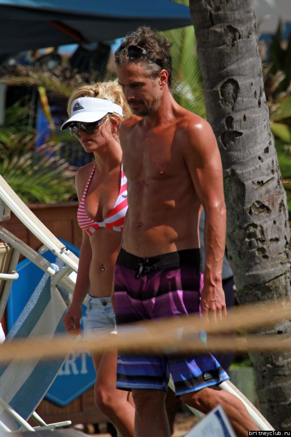 Бритни и Джейсон на курорте Мауи, Гавайи10.jpg(Бритни Спирс, Britney Spears)