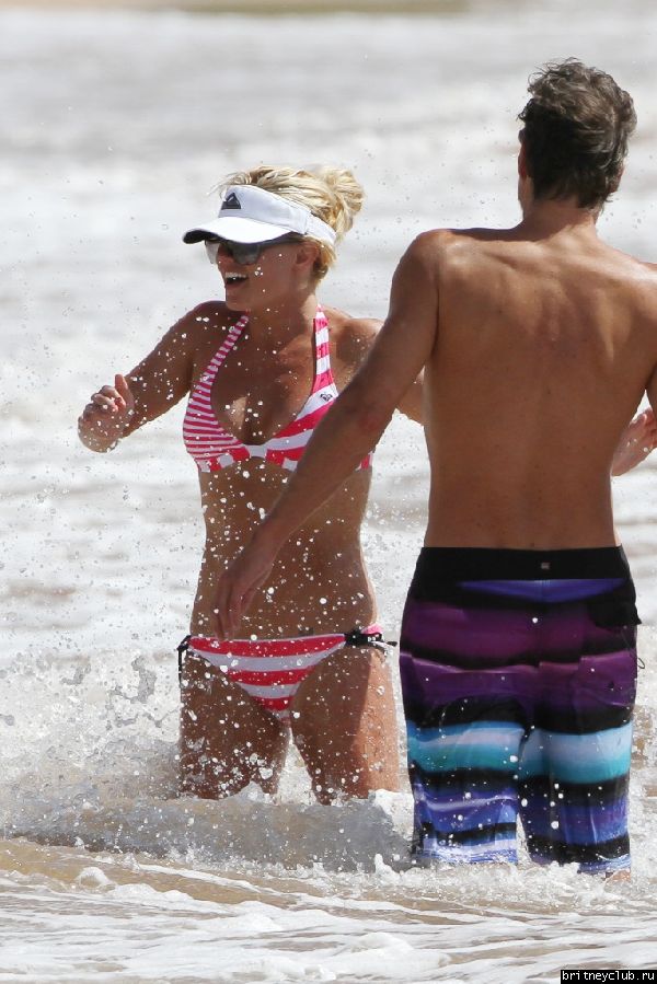 Бритни и Джейсон на курорте Мауи, Гавайи17.jpg(Бритни Спирс, Britney Spears)