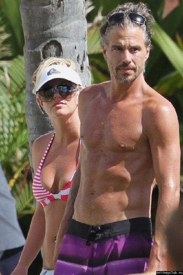 Бритни и Джейсон на курорте Мауи, Гавайи35.jpg(Бритни Спирс, Britney Spears)