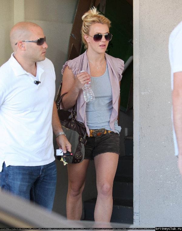 Бритни и Джейсон делают покупки в Санта-Монике40.jpg(Бритни Спирс, Britney Spears)