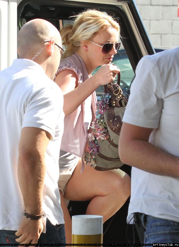 Бритни и Джейсон делают покупки в Санта-Монике61.jpg(Бритни Спирс, Britney Spears)