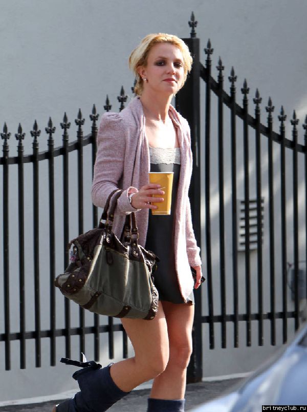 Бритни делает покупки в Санта Монике19.jpg(Бритни Спирс, Britney Spears)