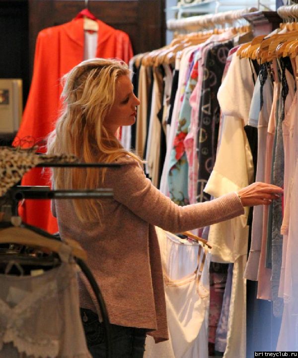 Бритни делает покупки в Санта Монике29.jpg(Бритни Спирс, Britney Spears)