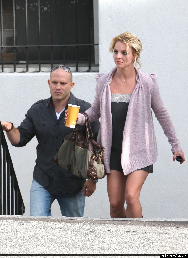 Бритни делает покупки в Санта Монике47.jpg(Бритни Спирс, Britney Spears)