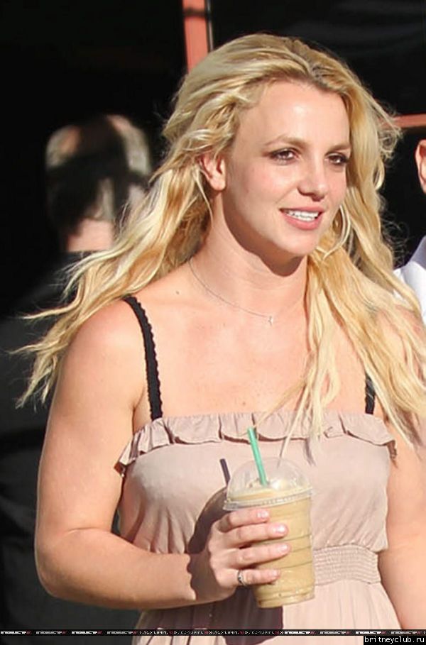 Бритни делает покупки в Беверли Хиллз02.jpg(Бритни Спирс, Britney Spears)