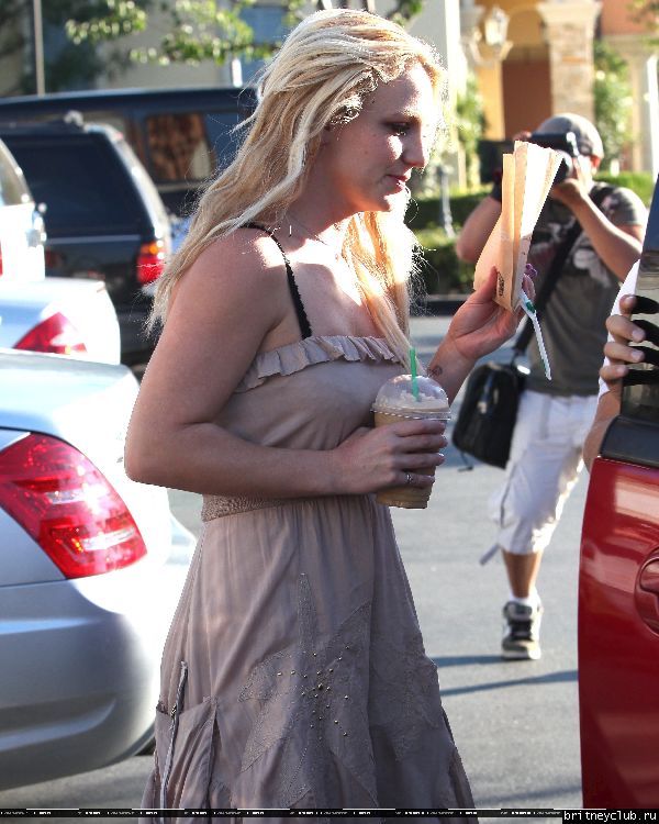 Бритни делает покупки в Беверли Хиллз51.jpg(Бритни Спирс, Britney Spears)