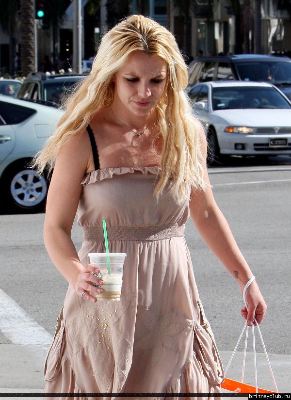 Бритни делает покупки в Беверли Хиллз81.jpg(Бритни Спирс, Britney Spears)