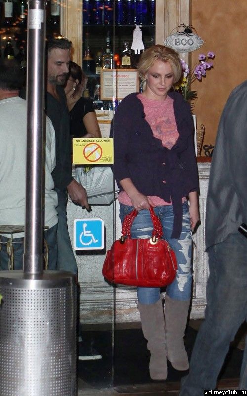 Бритни и Джейсон покидают ресторан Marmalade16.jpg(Бритни Спирс, Britney Spears)