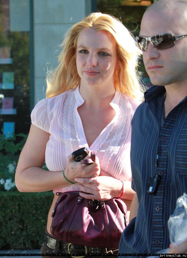 Бритни делает покупки в Лос-Анджелесе34.jpg(Бритни Спирс, Britney Spears)