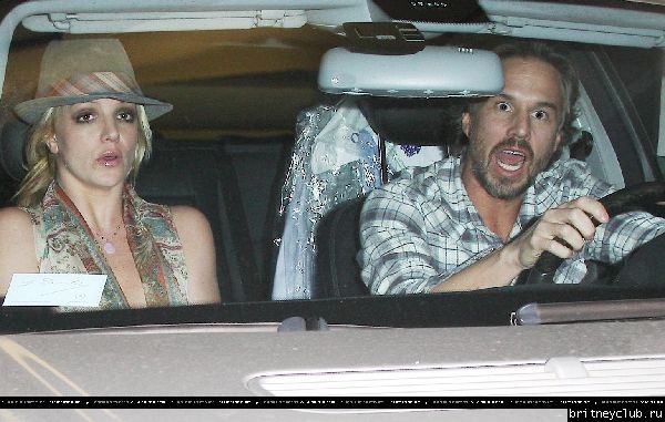 Бритни и Джейсон посещают агентство William Morris Endeavor56.jpg(Бритни Спирс, Britney Spears)