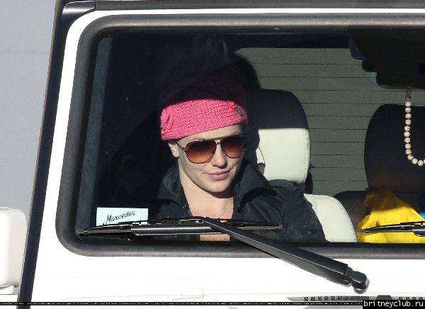 Бритни посещает кинотеатр в Калабасасе05.jpg(Бритни Спирс, Britney Spears)