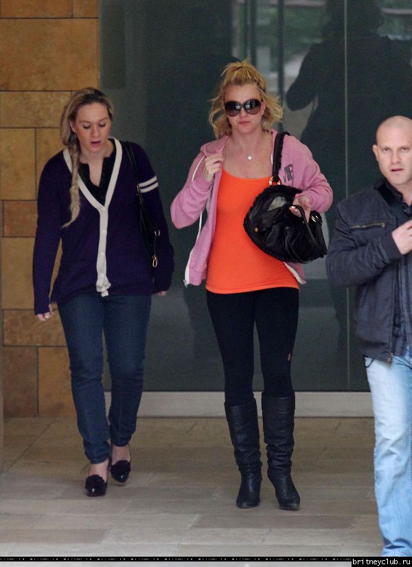 Бритни посещает студию танца в Голливуде02.jpg(Бритни Спирс, Britney Spears)
