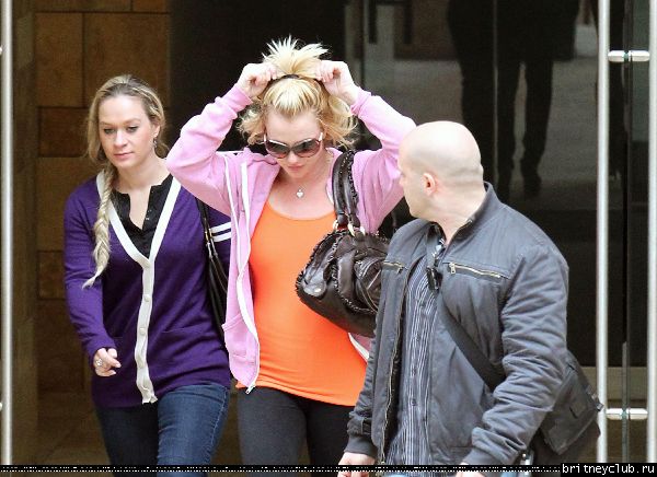 Бритни посещает студию танца в Голливуде03.jpg(Бритни Спирс, Britney Spears)