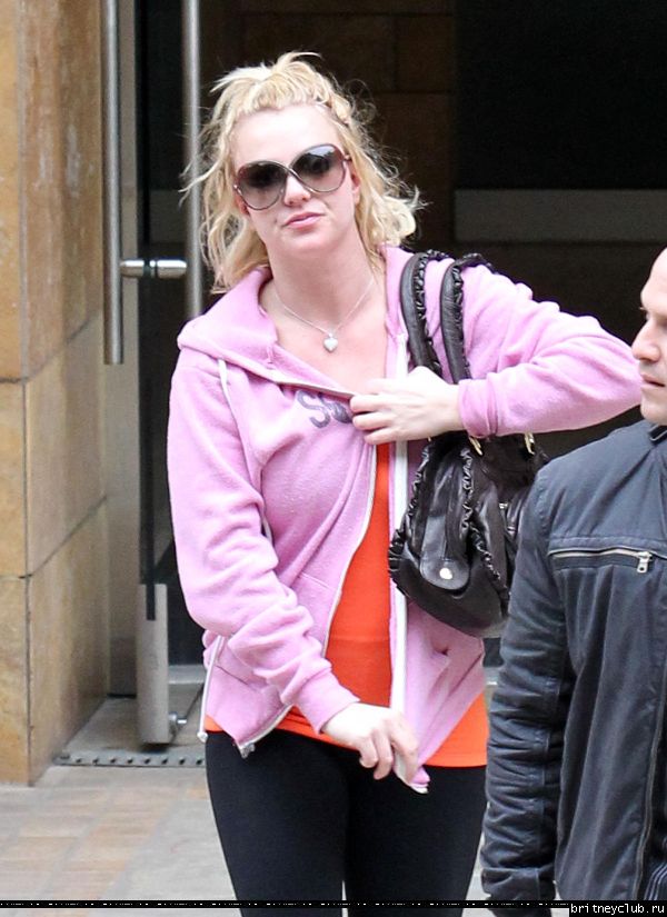 Бритни посещает студию танца в Голливуде08.jpg(Бритни Спирс, Britney Spears)
