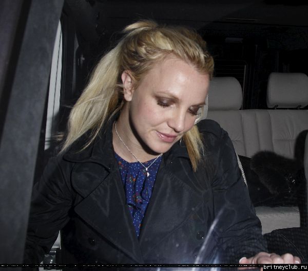 Бритни покидает маникюрный салон в Калабасасе20.jpg(Бритни Спирс, Britney Spears)