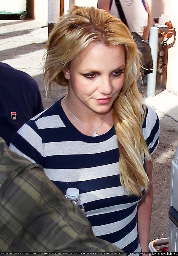 Бритни покидает танцевальную студию11.jpg(Бритни Спирс, Britney Spears)
