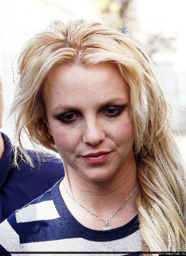 Бритни покидает танцевальную студию12.jpg(Бритни Спирс, Britney Spears)