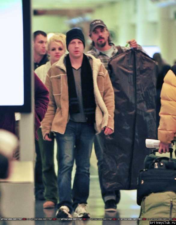 Бритни и Джейсон в аэропорту LAX04.jpg(Бритни Спирс, Britney Spears)