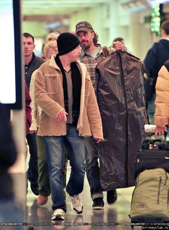 Бритни и Джейсон в аэропорту LAX06.jpg(Бритни Спирс, Britney Spears)
