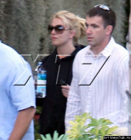 Бритни покидает студию Conway в Голливуде40.jpg(Бритни Спирс, Britney Spears)