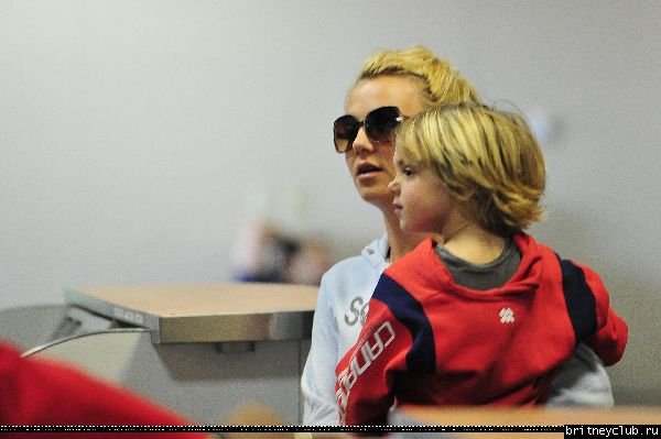 Бритни в аэропорту LAX 09.jpg(Бритни Спирс, Britney Spears)