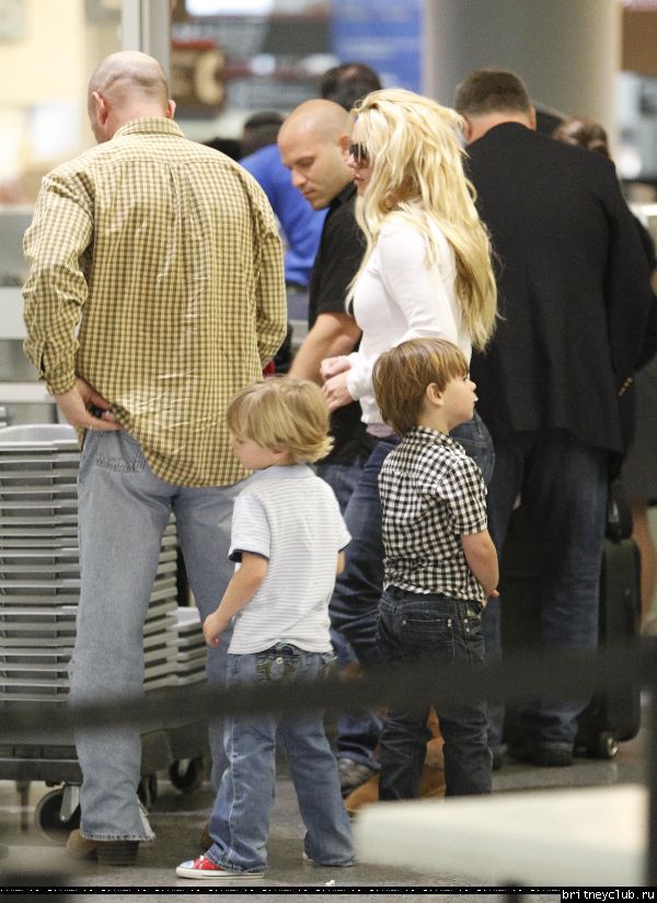 Бритни в аэропорту Нового Орлеана113.jpg(Бритни Спирс, Britney Spears)