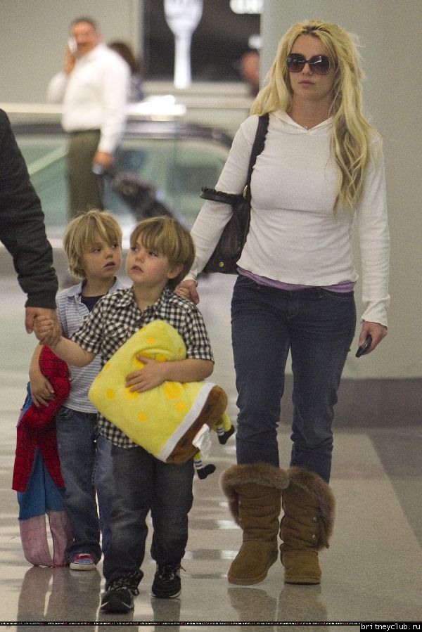 Бритни в аэропорту Нового Орлеана149.jpg(Бритни Спирс, Britney Spears)