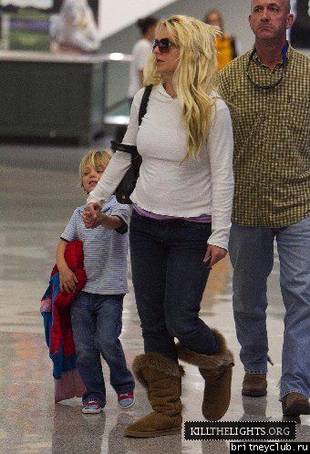 Бритни в аэропорту Нового Орлеана151.jpg(Бритни Спирс, Britney Spears)