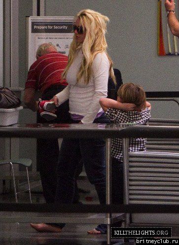 Бритни в аэропорту Нового Орлеана152.jpg(Бритни Спирс, Britney Spears)