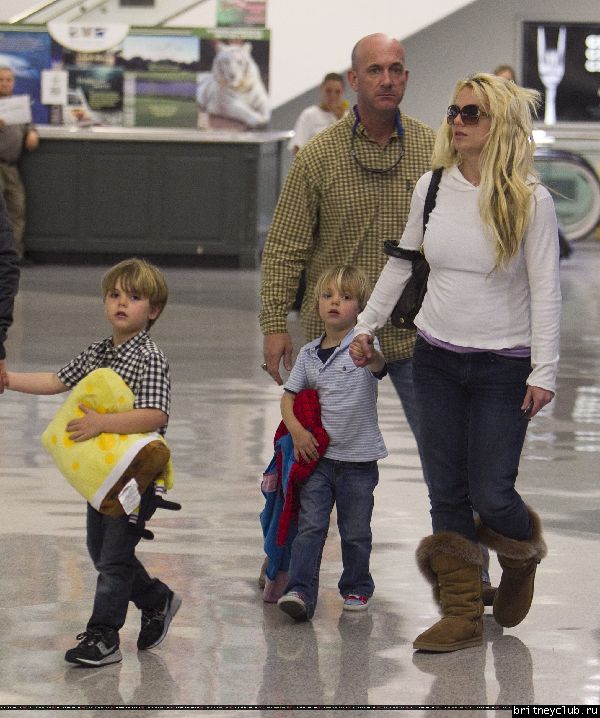 Бритни в аэропорту Нового Орлеана156.jpg(Бритни Спирс, Britney Spears)