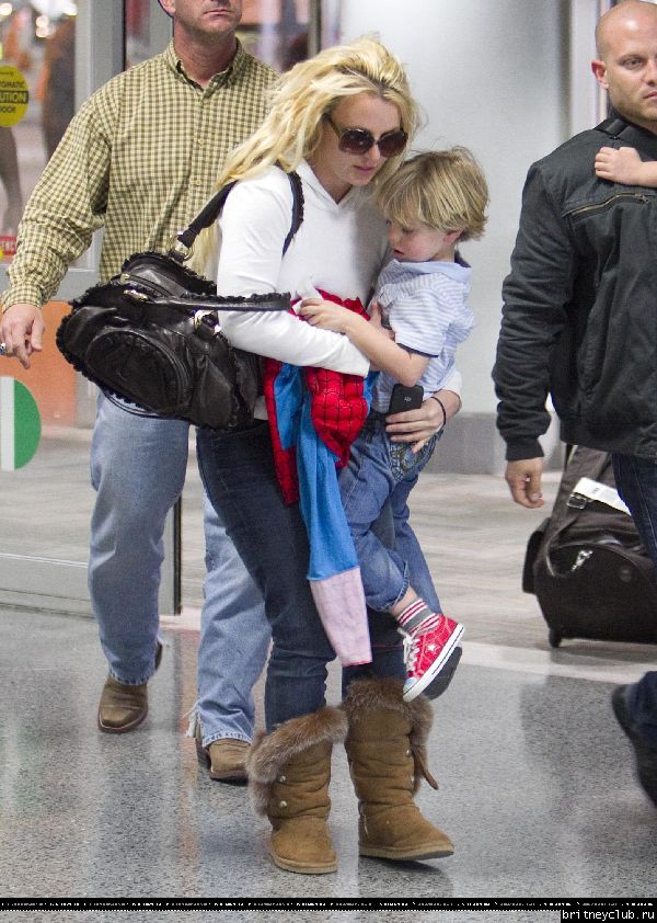 Бритни в аэропорту Нового Орлеана157.jpg(Бритни Спирс, Britney Spears)