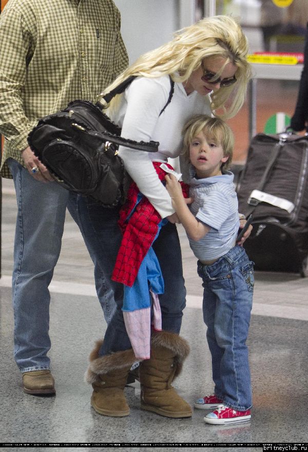 Бритни в аэропорту Нового Орлеана158.jpg(Бритни Спирс, Britney Spears)