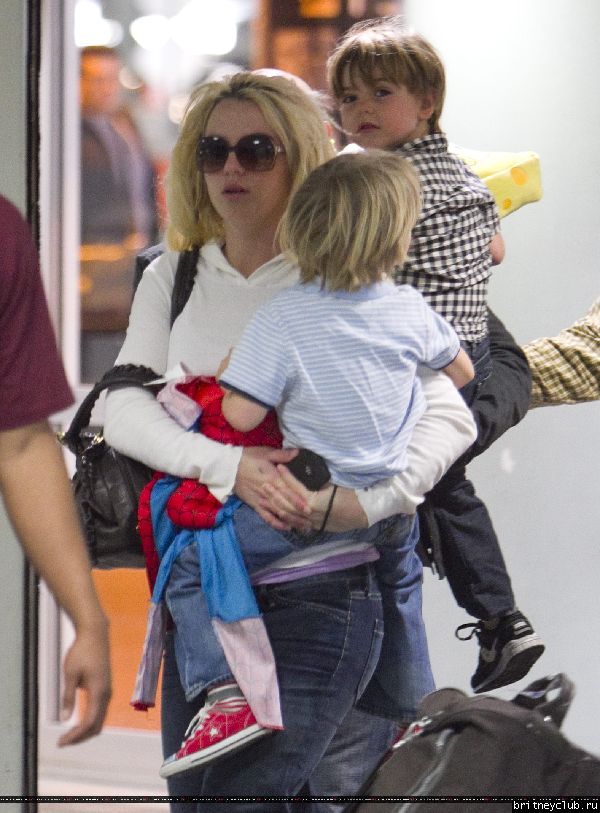 Бритни в аэропорту Нового Орлеана71.jpg(Бритни Спирс, Britney Spears)