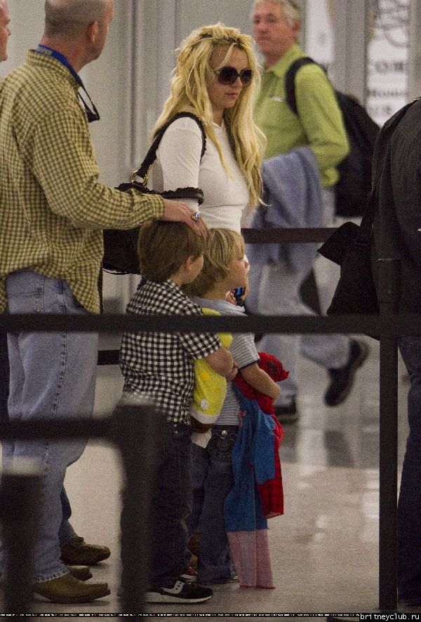 Бритни в аэропорту Нового Орлеана72.jpg(Бритни Спирс, Britney Spears)