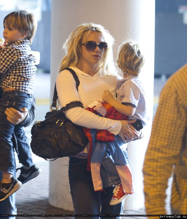 Бритни в аэропорту Нового Орлеана78.jpg(Бритни Спирс, Britney Spears)