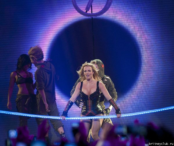 Выступление Бритни на шоу Good Morning America (Till The World Ends)17.jpg(Бритни Спирс, Britney Spears)