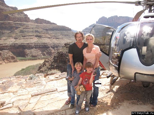 Бритни с детьми в парке Grand Canyon4.jpg(Бритни Спирс, Britney Spears)