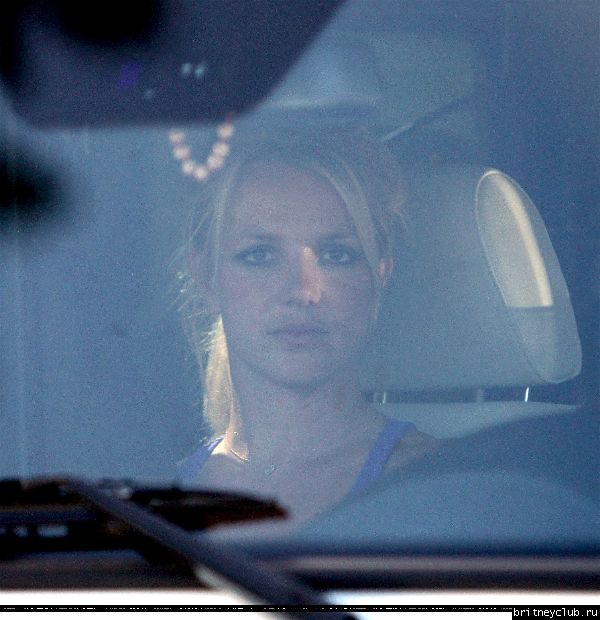Бритни покидает игру Шона Престона в Сан Фернандо17.jpg(Бритни Спирс, Britney Spears)