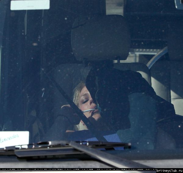 Бритни покидает игру Шона Престона в Сан Фернандо27.jpg(Бритни Спирс, Britney Spears)