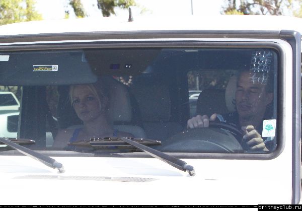 Бритни покидает игру Шона Престона в Сан Фернандо32.jpg(Бритни Спирс, Britney Spears)