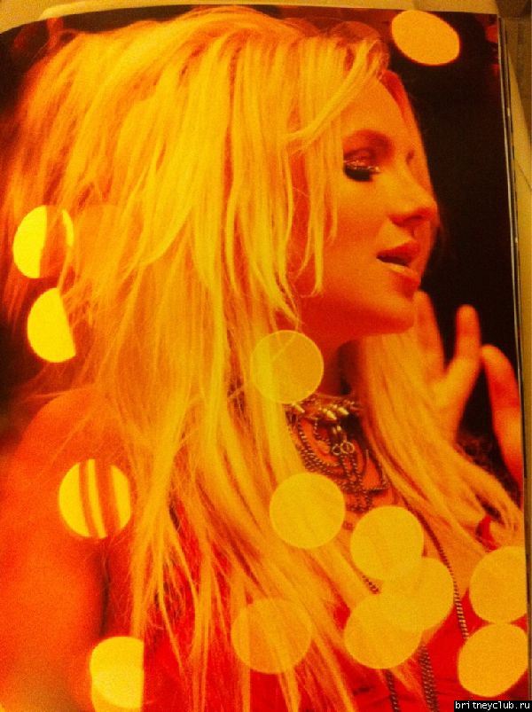 Femme Fatale Tourbook (2011)28.jpg(Бритни Спирс, Britney Spears)