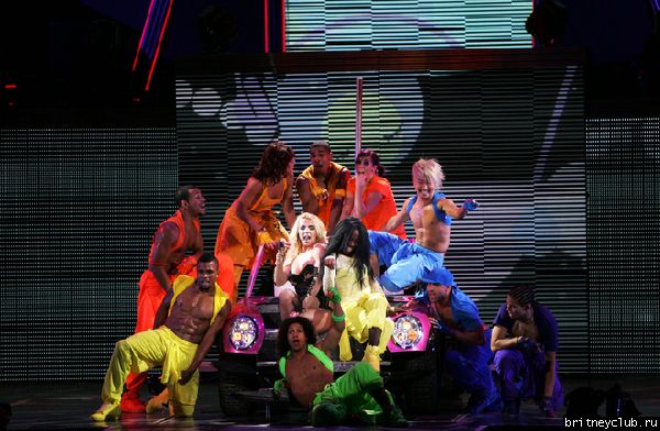 The Femme Fatale Tour в Милуоки13.jpg(Бритни Спирс, Britney Spears)