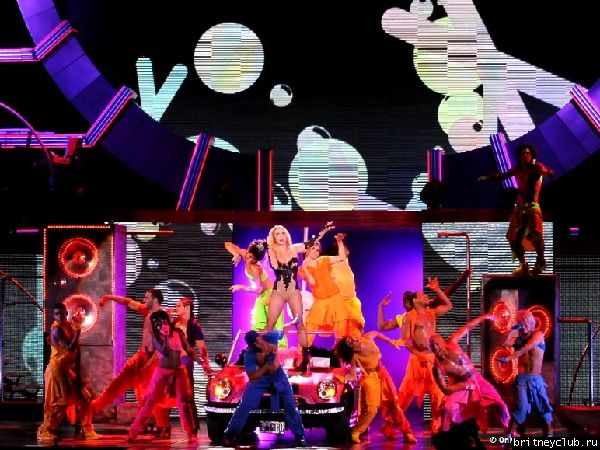 The Femme Fatale Tour в Милуоки26.jpg(Бритни Спирс, Britney Spears)