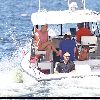 Бритни с семьей отдыхает на яхте в Лонг-Айленде