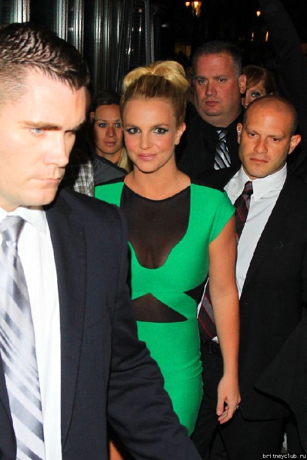 Приезд и отъезд Бритни и Джейсона на вечеринку European Femme Fatale Tour Launch Party38.jpg(Бритни Спирс, Britney Spears)