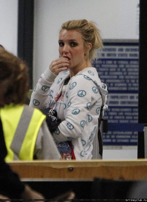 Бритни в аэропорту Hato Rey, Пуэрто Рико01.jpg(Бритни Спирс, Britney Spears)