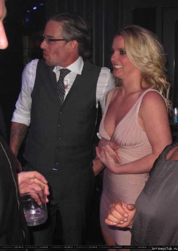 Бритни и Джейсон отмечают помолвку в клубе Chateau03.jpg(Бритни Спирс, Britney Spears)