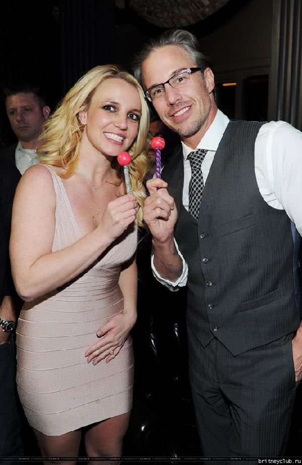 Бритни и Джейсон отмечают помолвку в клубе Chateau16.jpg(Бритни Спирс, Britney Spears)